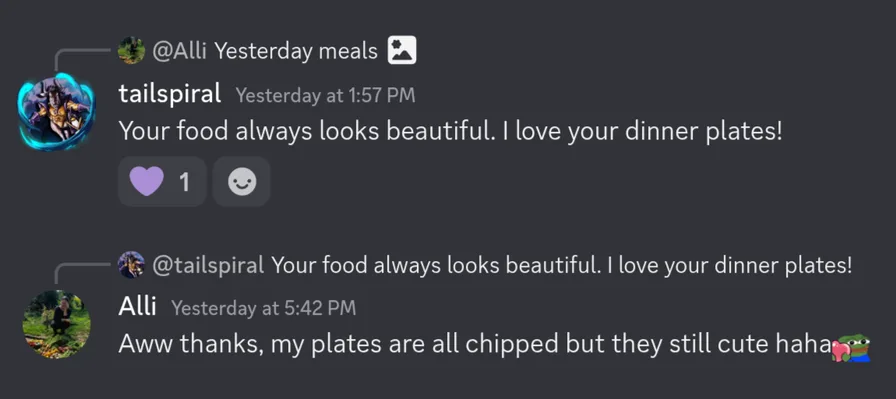 Two Macros.gg Discord members complimenting each other's meal photos